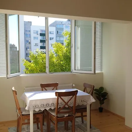 Lejlighed Sunny And Charming Domain For Your In Sofia